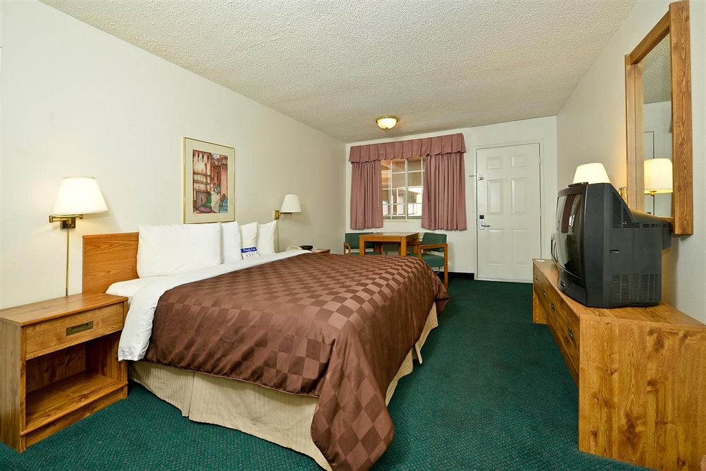 Americas Best Value Inn Yuma - photo 13
