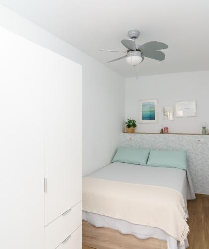 1 Hab Confort 4 Plazas a 180m Playa Plazamarcentro 2 in Torre Del Mar, Spain