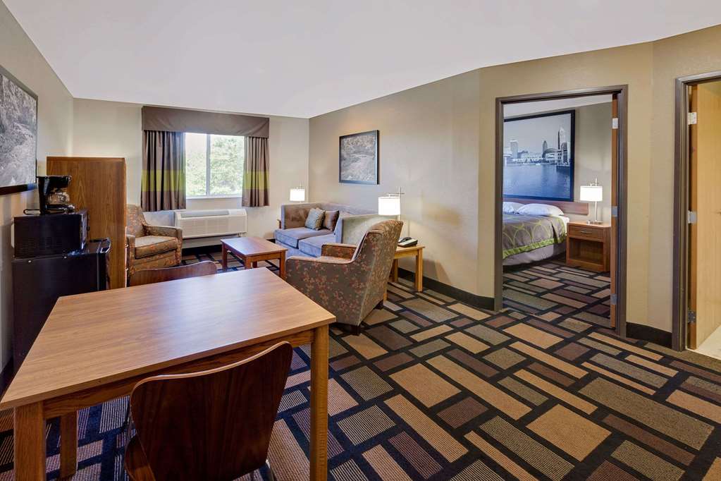 Super 8 by Wyndham Akron S Green Uniontown OH - photo 7