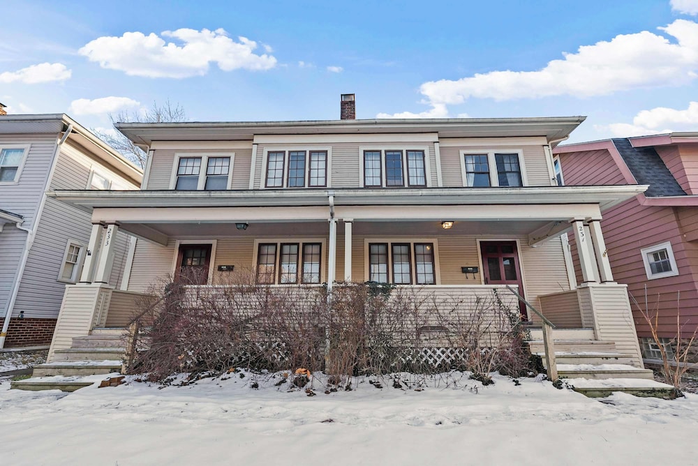 Tibet Twins Suites For 12 in Columbus, United States