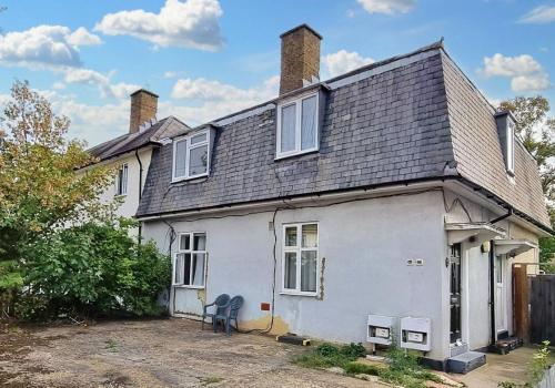Maisonette at 66 Groveway — hotel in Dagenham