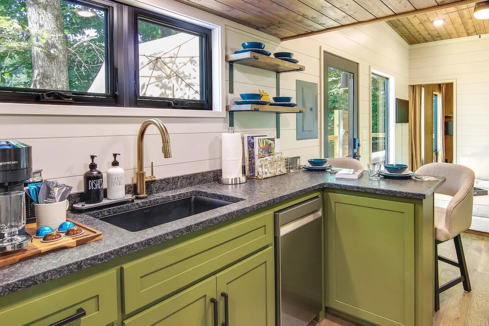 Upscale Modern Tiny Cabin on Cane River - photo 12