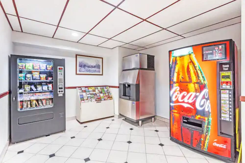 Super 8 by Wyndham Winchester VA - photo 5