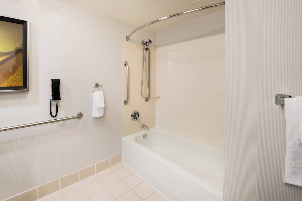 Courtyard by Marriott Oakland Airport - photo 36