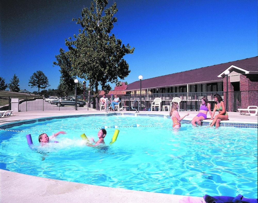 Branson's Best Motel - photo 22