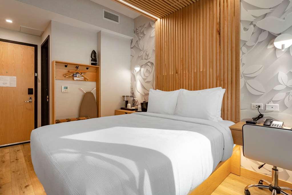 Best Western Plus Soho Hotel - photo 21