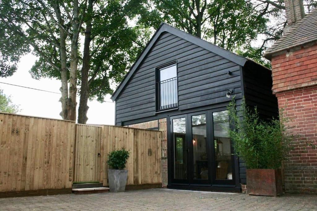 The Post Barn beautiful barn conversion 10mins from Winchester in Winchester, United Kingdom