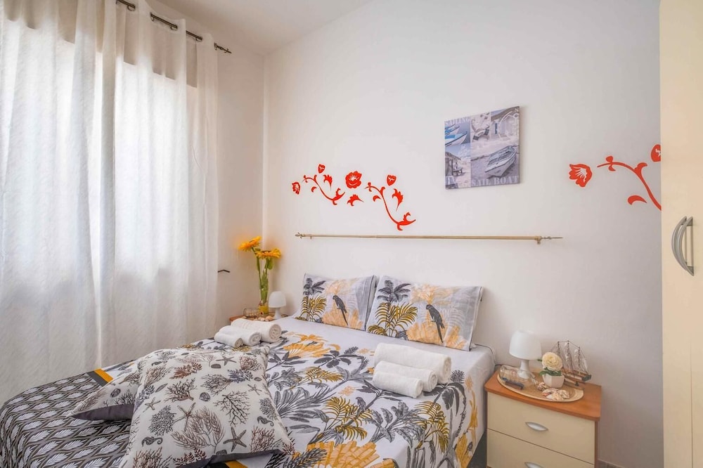 Sunny Haven Villa In Torre Lapillo — 4-Star Luxury Hotel in Porto Cesareo, Italy