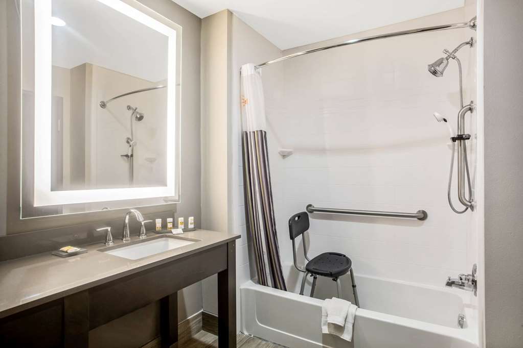 La Quinta Inn & Suites by Wyndham Ponca City - photo 18