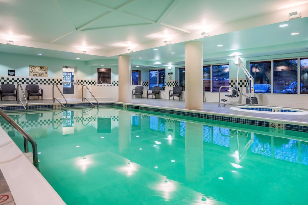 Hampton Inn Clifton Park - photo 24