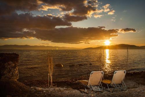 Karnagio Seafront in Agria — 4-Star Luxury Hotel in Kato Lekhonia, Greece