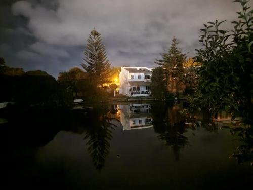 Spearhead on Lake Accommodation 5A