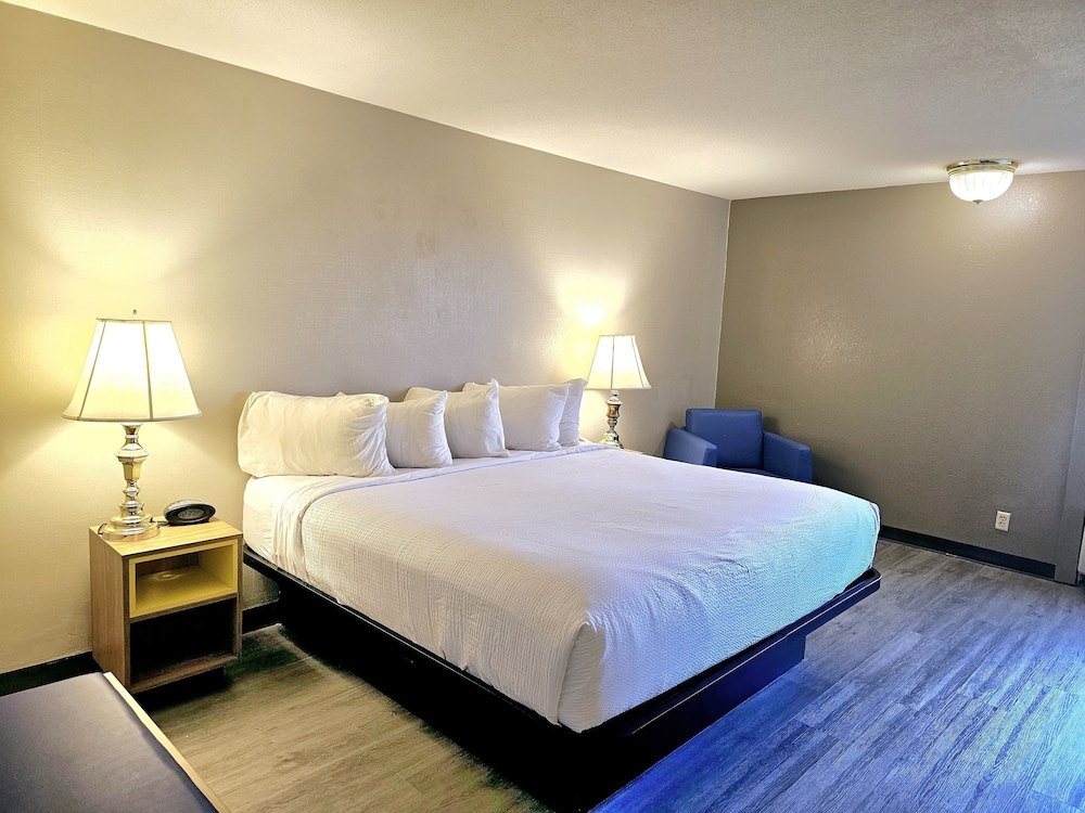 Days Inn by Wyndham Rolla - photo 10