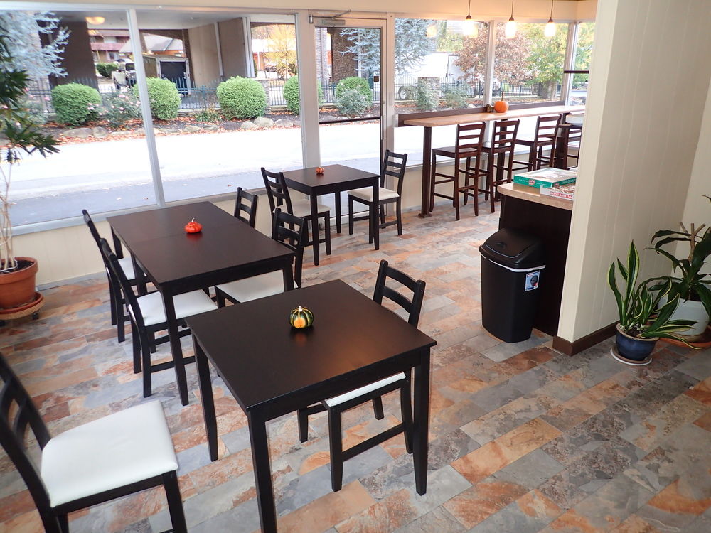 Economy Inn & Suites Gatlinburg - photo 46