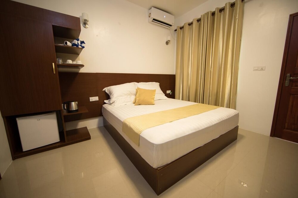 Hideaway inn - carbon neutral hotel in Unknown City
