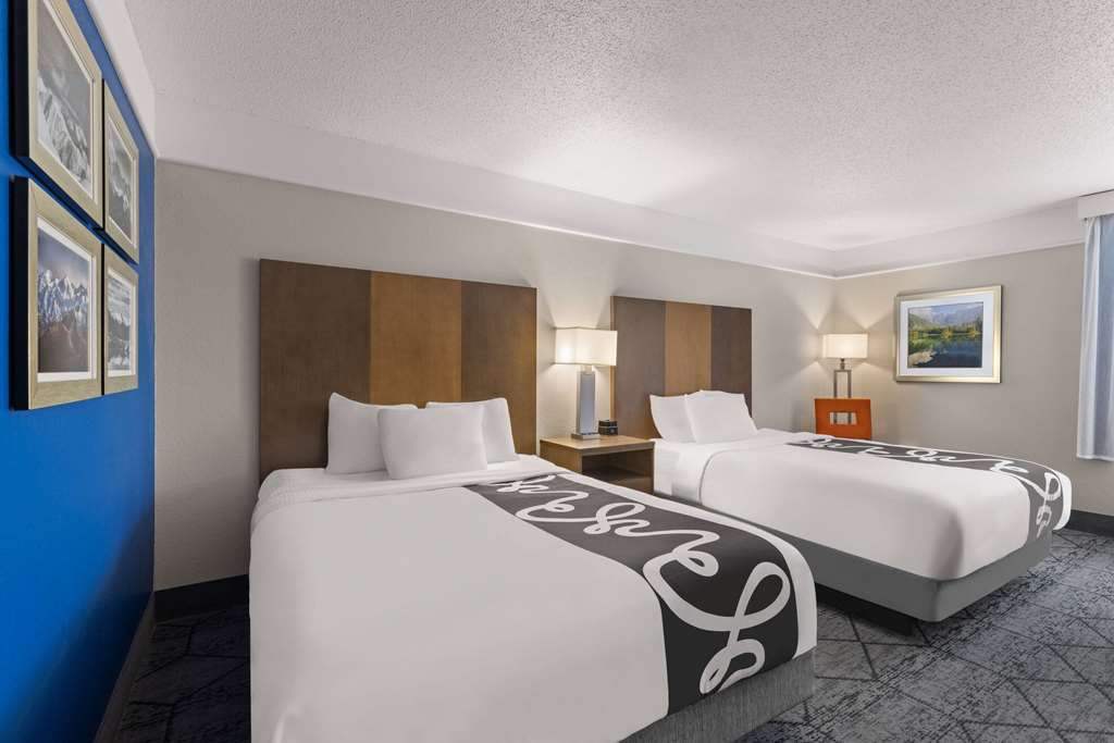 La Quinta Inn and Suites by Wyndham at WaTiki Waterpark - photo 37