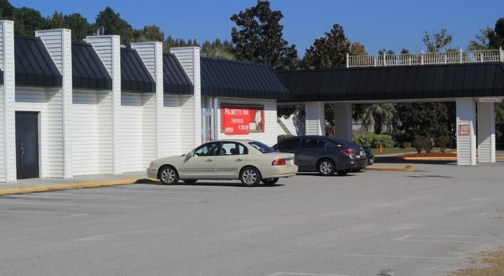 Palmetto Inn Florence - photo 13
