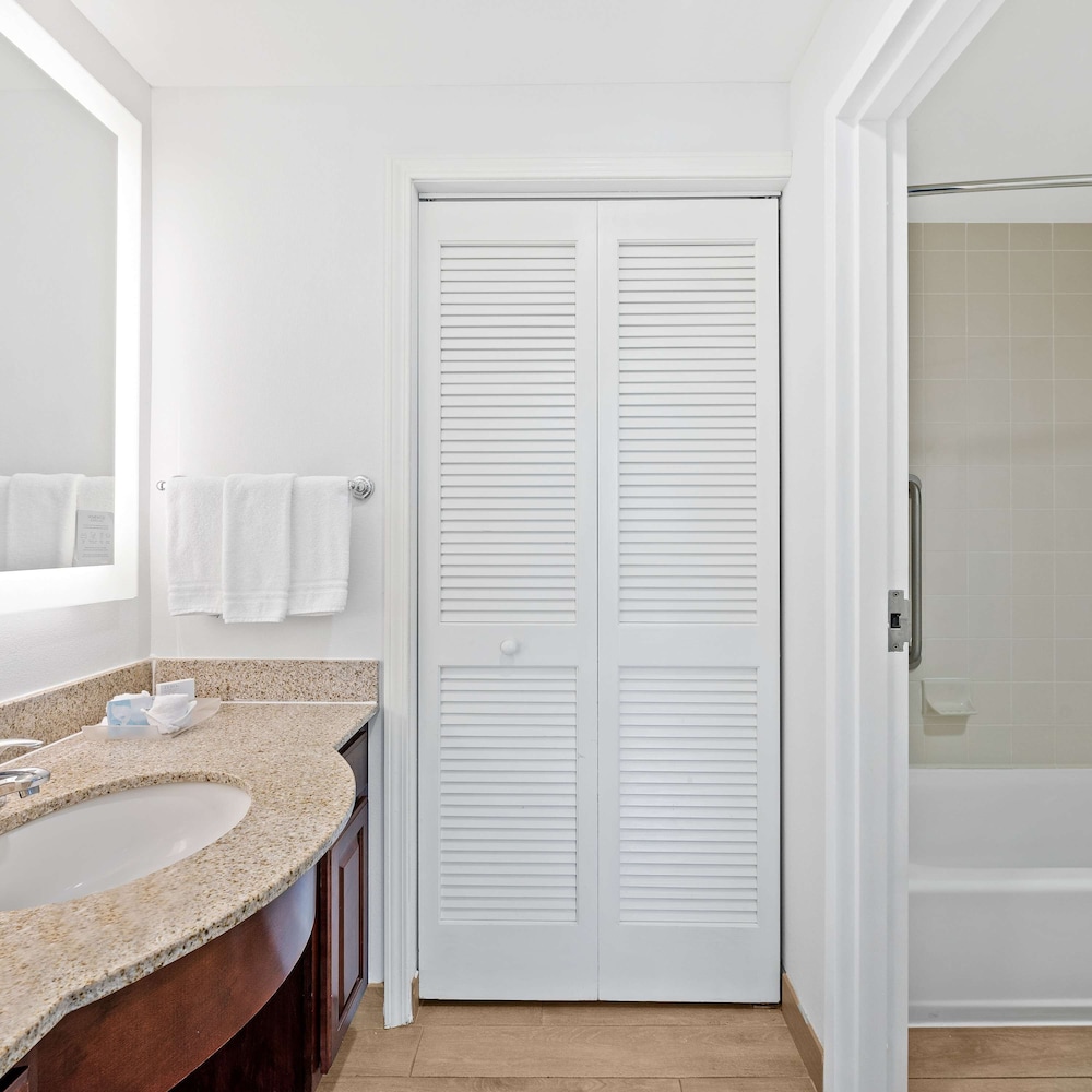 Homewood Suites by Hilton Ft. Lauderdale Airport Cruise Port - photo 33