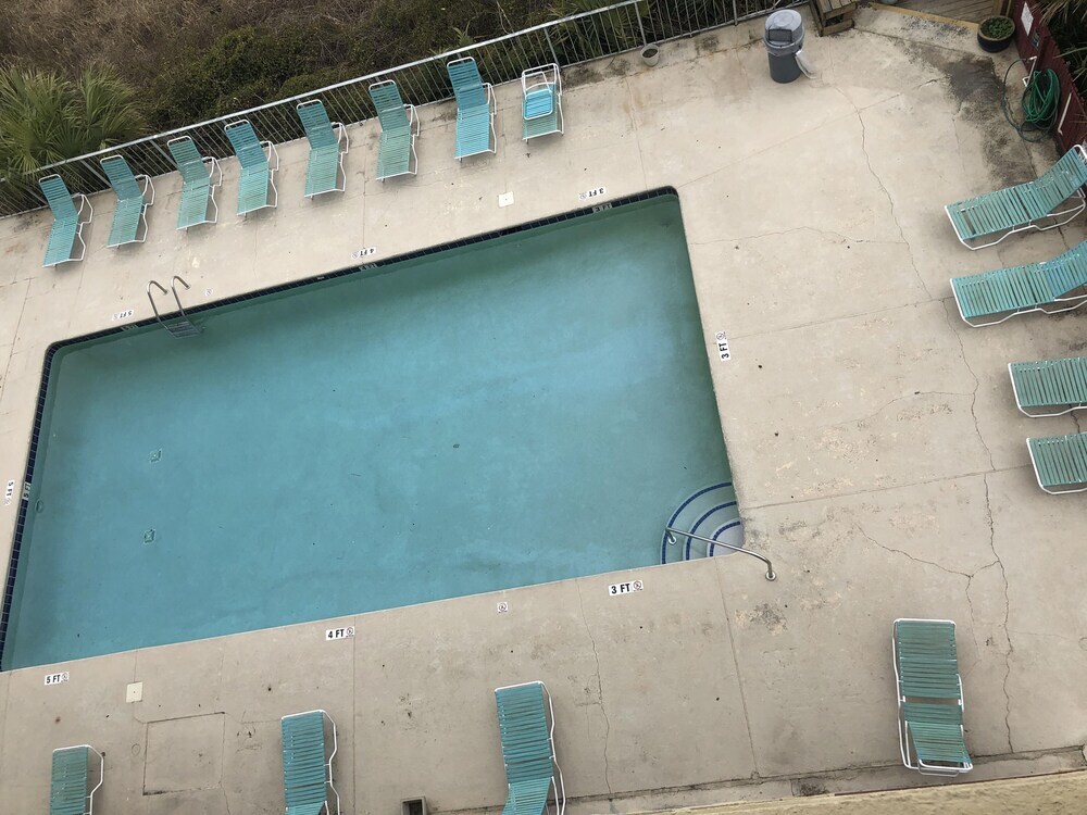 Gazebo Inn Oceanfront - photo 4