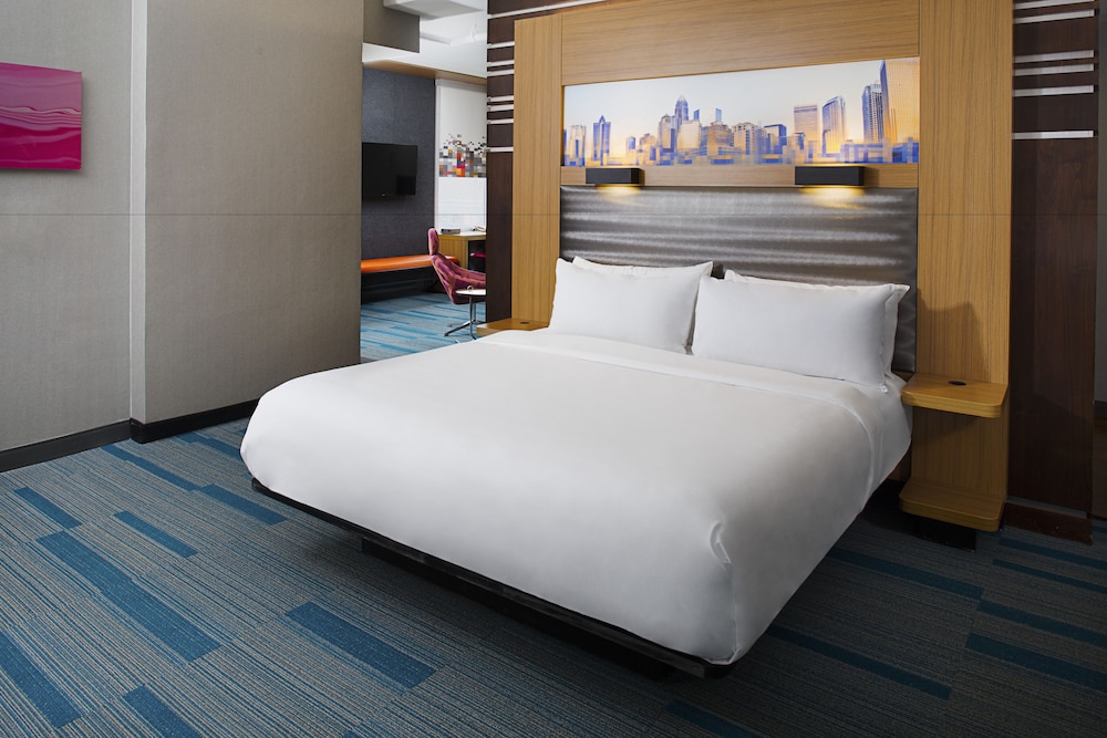 Aloft Charlotte City Center - photo 5