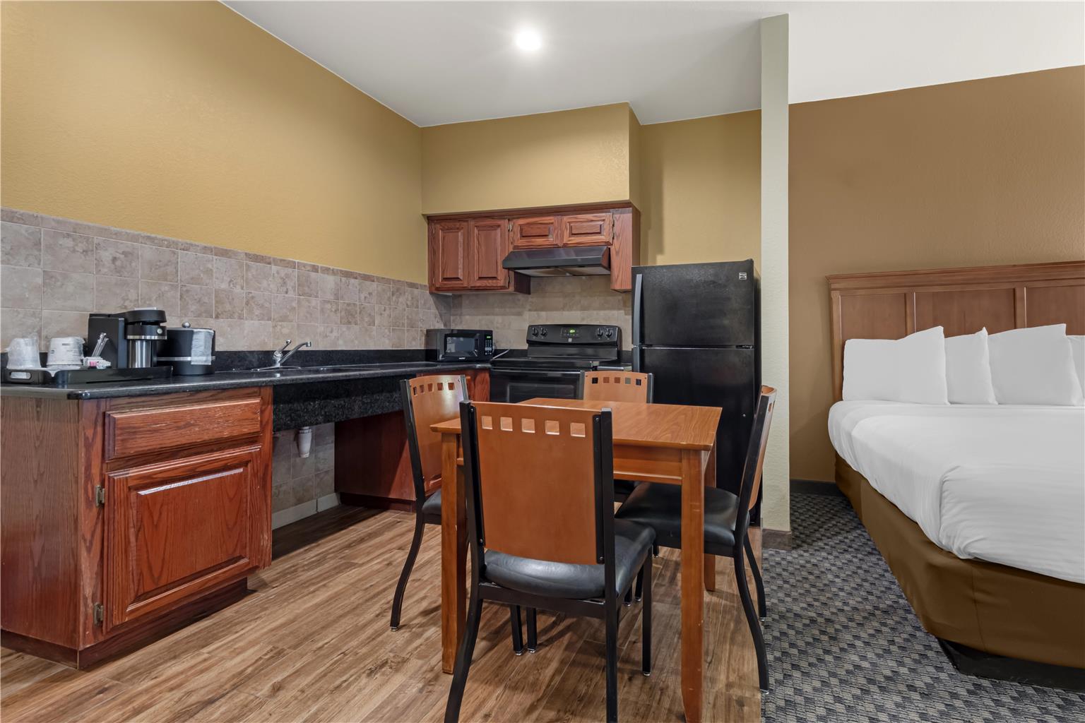 Best Western Plus Shamrock Inn & Suites - photo 14