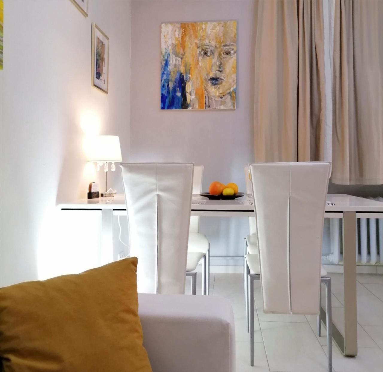 Wilson Apartment — 4-Star Luxury Hotel in Warsaw, Poland