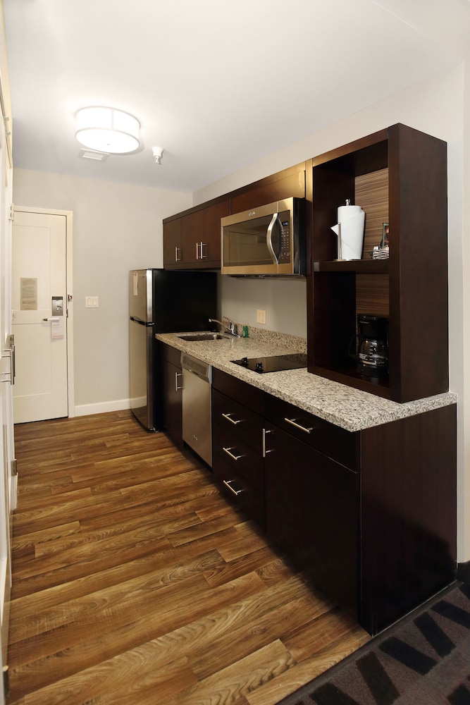 TownePlace Suites Grove City Mercer Outlets - photo 13