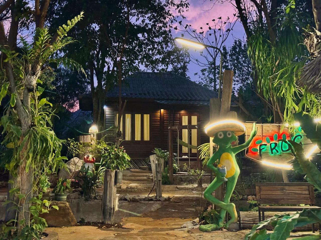The Frog Khaoyai Resort — 5-Star Luxury Hotel in Doembang Nangbuat, Thailand