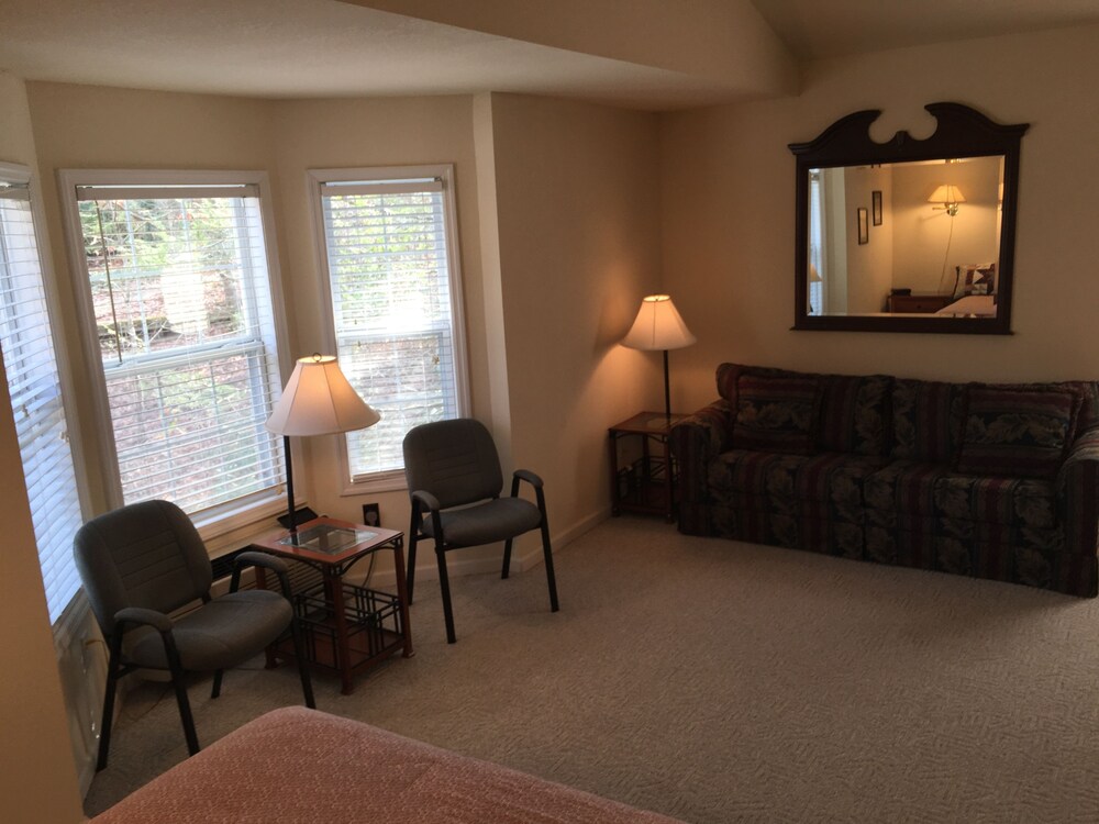 Willowbrook Inn - photo 20