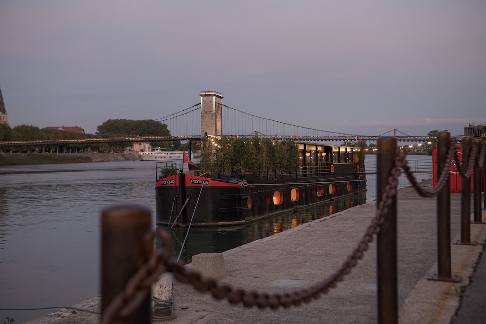 La Peniche Bed And Bicycle Tournon in Tournon-Sur-Rhone, France