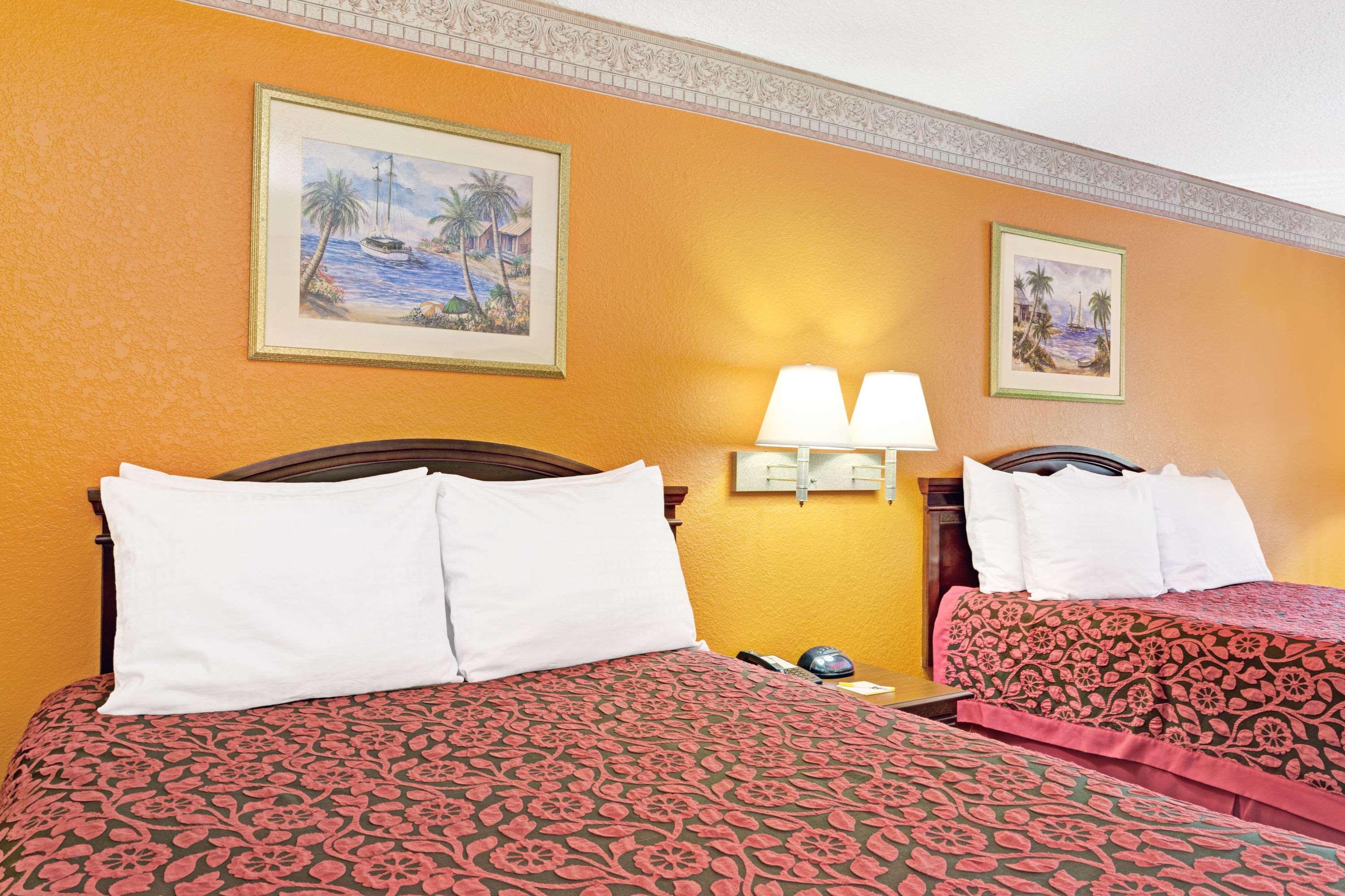 Sunset Inn Daytona Beach - photo 19