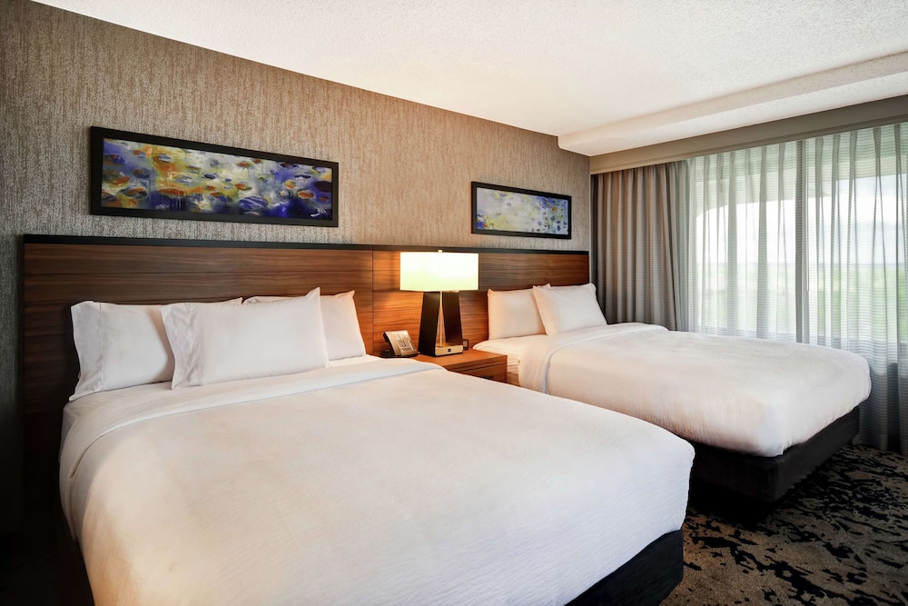 Embassy Suites by Hilton Omaha Downtown Old Market - photo 13