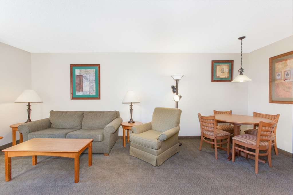 Wingate by Wyndham Bentonville AR - photo 22