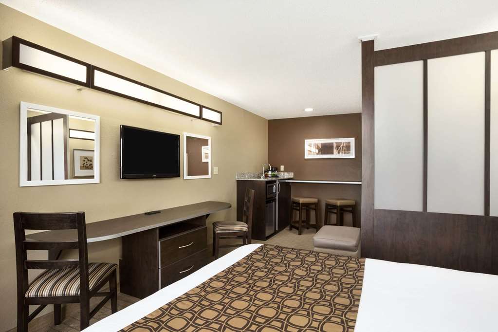 Microtel Inn & Suites by Wyndham Cambridge - photo 12