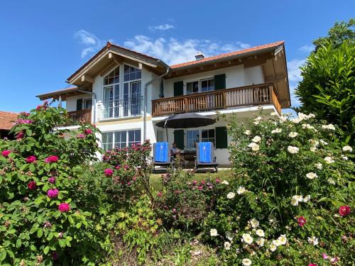 Haus Chiemsee Blick — 5-Star Luxury Hotel in Gstadt Am Chiemsee, Germany