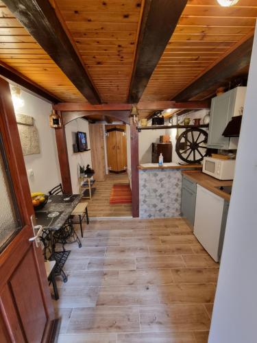 Studio apartment Bertolina 50m from sea in Baska, Croatia