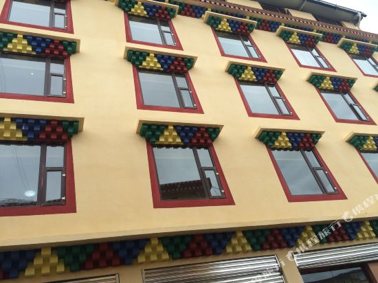 Shine May in Qiongxi, People's Republic of China