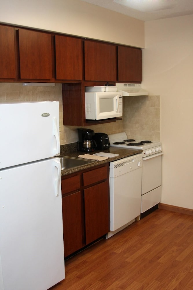 Host Inn All Suites - photo 20
