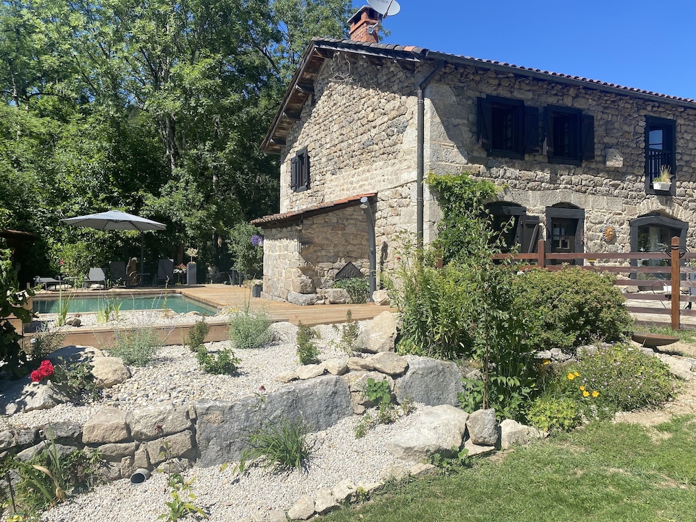 Chambre d hôtes La Vaisse — 4-Star Luxury Hotel in Ambert, France