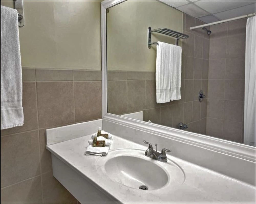 Bposhtels Hollywood Florida Hostel - photo 14