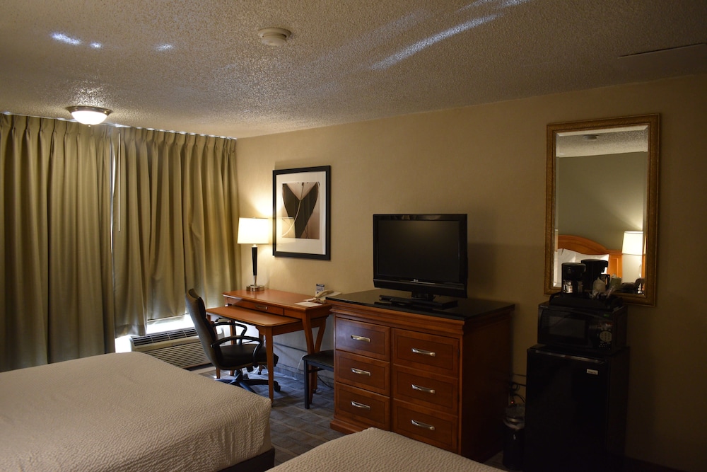 Inn At The Convention Center - photo 8