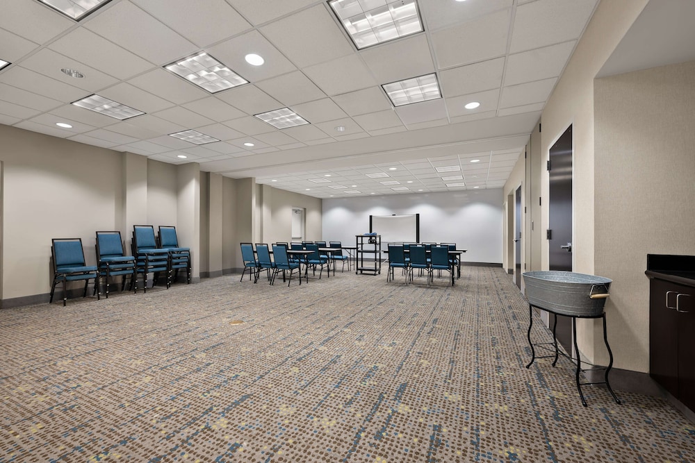 Hampton Inn Birmingham Leeds - photo 66