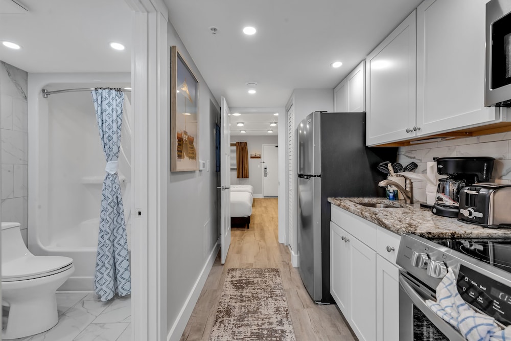 Breakers Tower 1BR Oceanfront Condo - photo 11