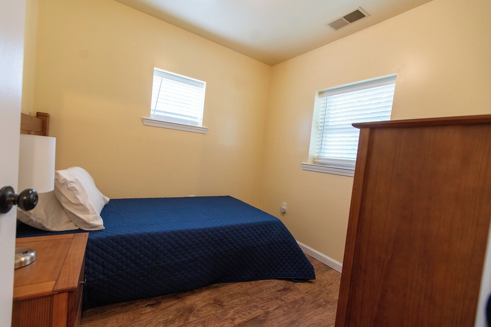 Howard's Creek Inn - photo 21
