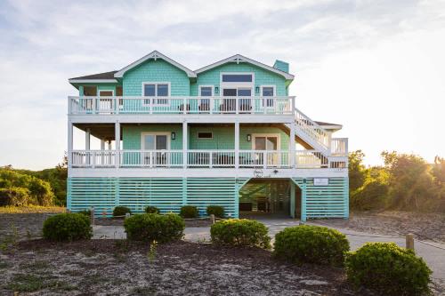 Steps to Beach Heated Pool Hot Tub Pet Friendly in Southern Shores, United States