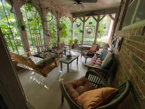 Mary's Place Studio surrounded by nature but close to High Point — 4-Star Luxury Hotel in High Point, United States
