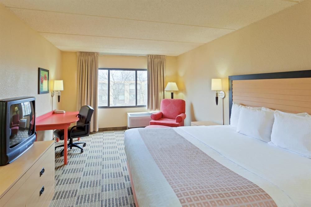 La Quinta Inn & Suites by Wyndham Armonk Westchester - photo 23