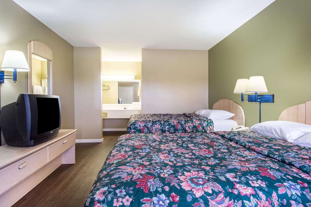 Super 8 by Wyndham Monticello - photo 7