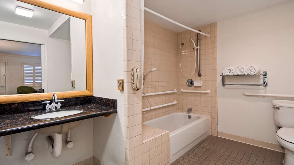 Best Western Plus Humboldt Bay Inn - photo 33