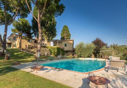 Villa Girasole Homelike Villas — 4-Star Luxury Hotel in Lucignano, Italy